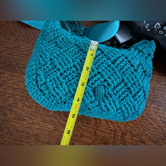 NWT Kurt Geiger Crochet Teal Crossbody Bag with Chain Strap and Coin Pouch - Picture 6 of 9